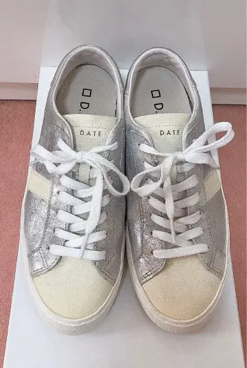 D.A.T.E HILL LOW STARDUST SILVER