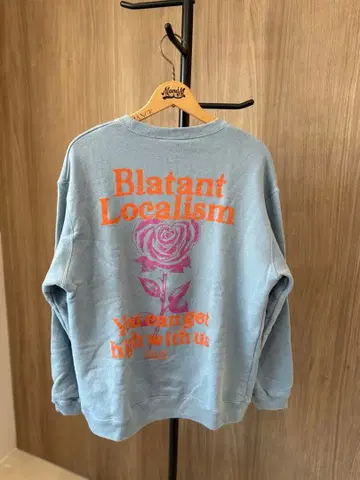 CALEE 백 프린트 트레이닝복 라이트 블루