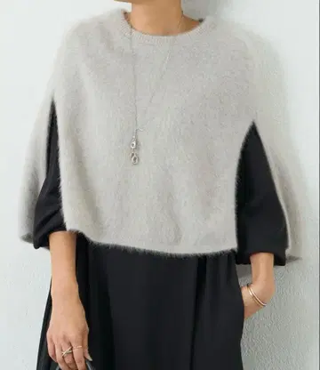 BEARDSLEY 퍼 니트 판초 그레이