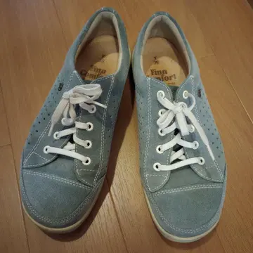 핀 컴포트 스카이블루 스니커즈 38