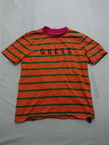 GUESS 게스 J 발빈 콜라보 스트라이프 T셔츠 오렌지/그린
