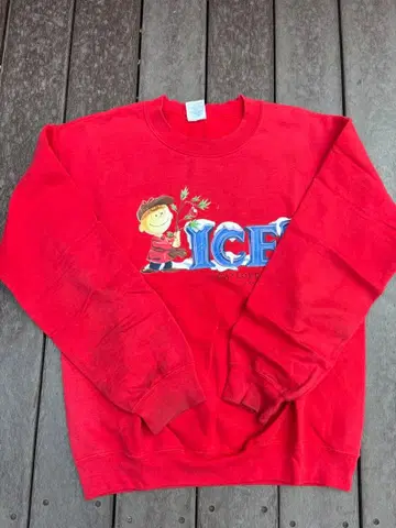 ICE! 캐릭터 부착 빨간색 맨투맨 2010년