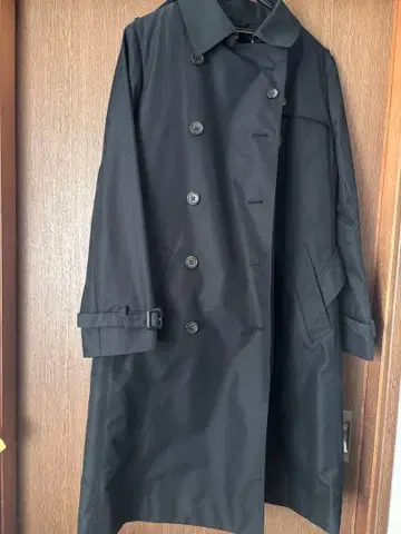 블랙 트렌치코트