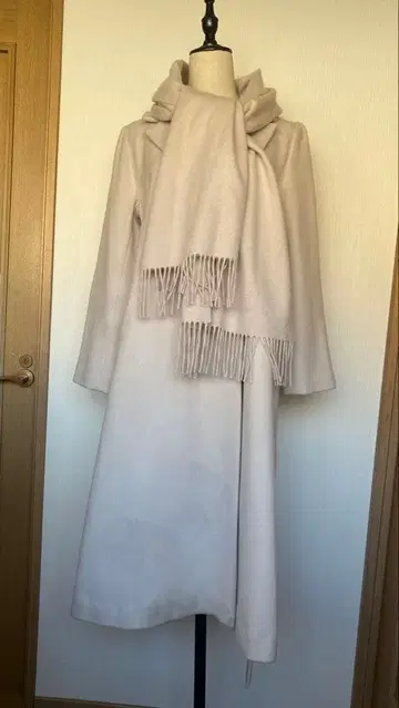 아푸와이저 리셰 밀크베이지 랩 코트 허리 벨트, 머플러 포함