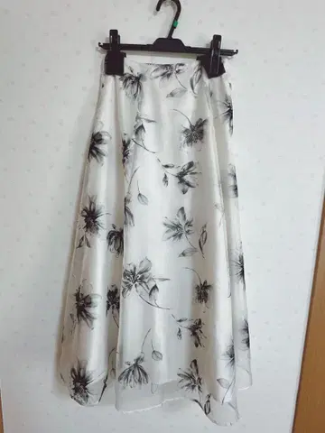 플라워 프린트 플레어 스커트 노엘라