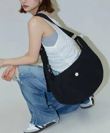 원포인트 자수 나일론 숄더백