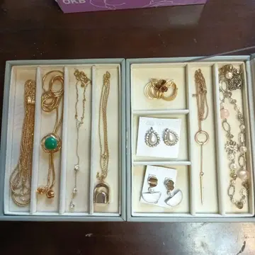 유품 생전 정리 액세서리 묶음 판매 고져스 목걸이, 브로치, 귀찌