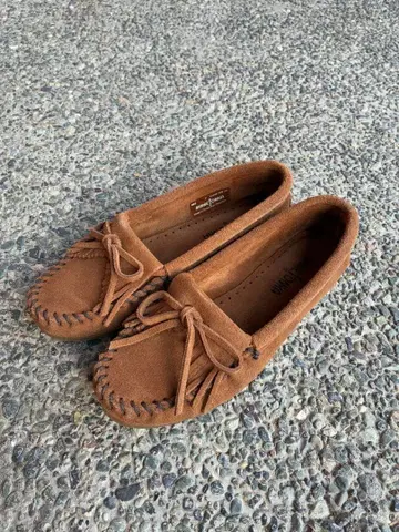 미네통카 모카신 여성용 7 사이즈 브라운 Minnetonka