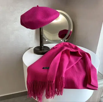 핑크 베레모와 스카프 세트