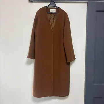 Spick and Span V넥 노카라 체스터 코트 브라운