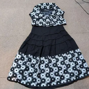 Le-Fluy 플라워 프린트 스커트 셋업