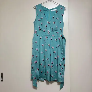 ANONYME 스카이블루 꽃무늬 슬리브리스 원피스