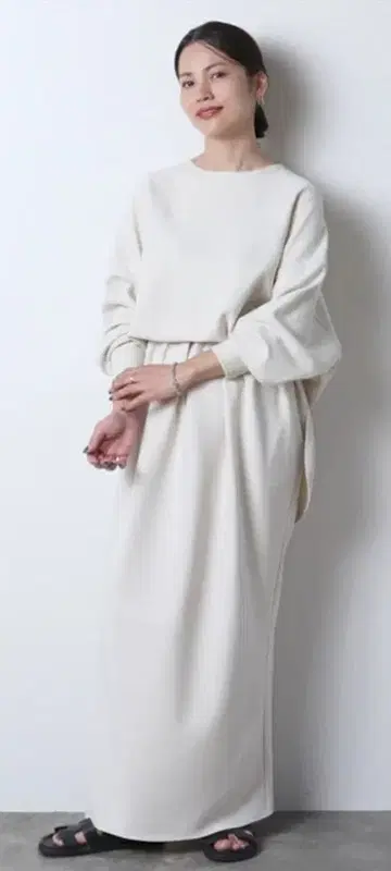 meri 미일리 컷 조젯 티셔츠 & 스커트 아이보리