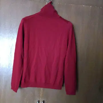 NEW YORKER 버건디 터틀넥 니트