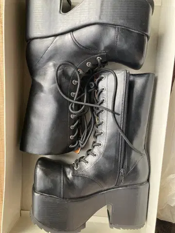 통굽 부츠 블랙