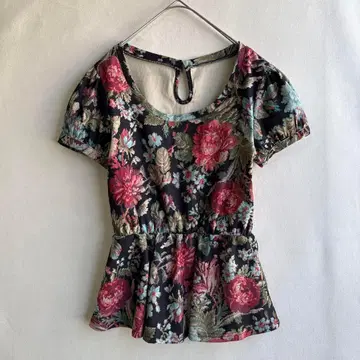 새상품급 Magender 마젠다 페플럼 티셔츠 꽃무늬 고블랑 직조풍