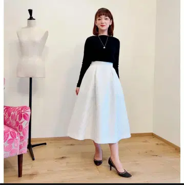 매그놀리아 컬렉션 자카드 스커트 화이트 사이즈 38