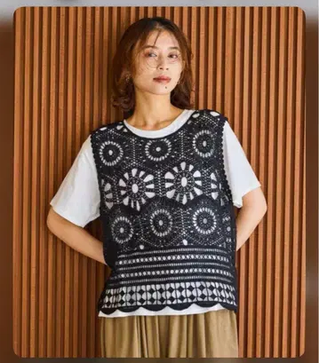 studio clip 코튼 크로셰 레이스 슬리브리스 풀오버 블랙