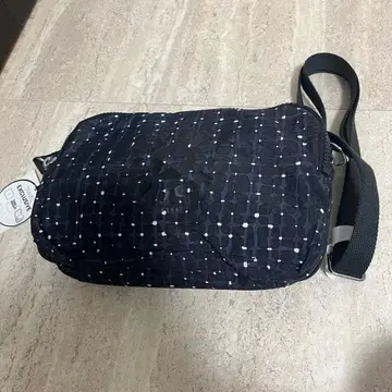 택 포함 미사용 네이비와 화이트 도트 패턴 2way 백