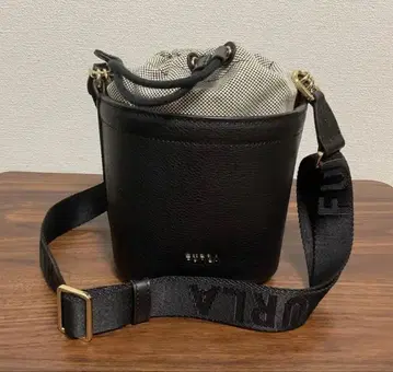 [ 새상품급 ] FURLA 블랙 숄더백