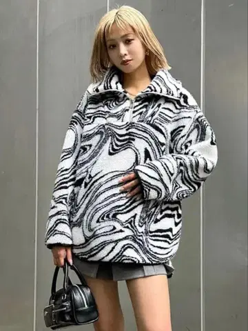 EMODA 하프 지퍼 보아 풀오버