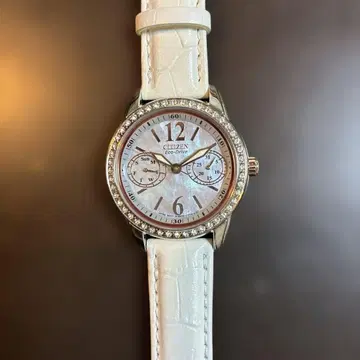 새상품급! CITIZEN 시티즌 Eco-Drive 손목시계 화이트