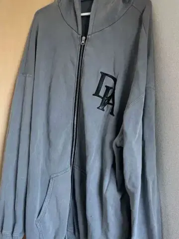 DIANTE DIA 자수 로고 그레이 집업 후드티