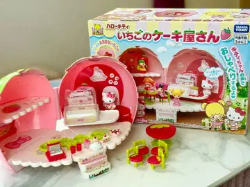 헬로키티 딸기 케이크 가게