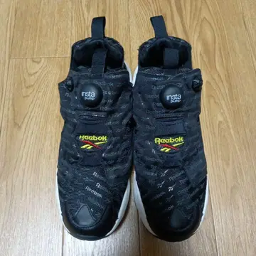 컨디션 최상 Reebok Insta Pump 블랙 스니커즈