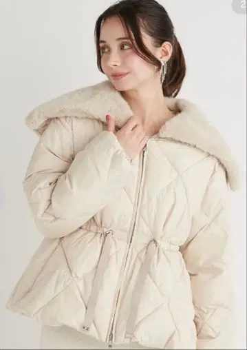 CELFORD 퍼 카라 부착 퀼팅 숏코트