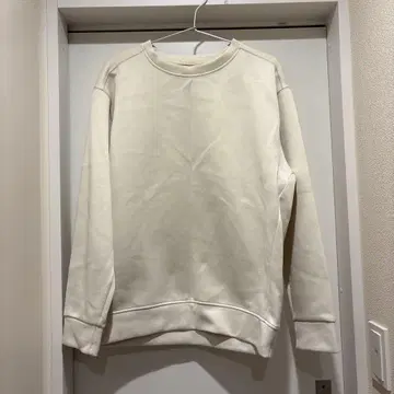 L 사이즈 크림색 트레이닝복