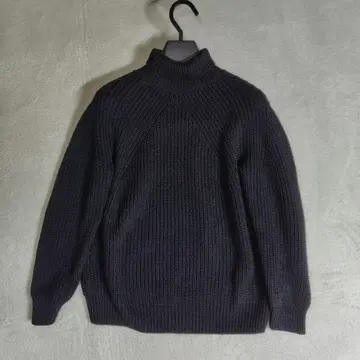 미사용에 가까운 바토너 하이넥 터틀넥 니트 두툼한 울 100%