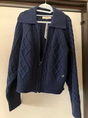 [택 포함 새상품] 크로커다일 숏 기장 가디건