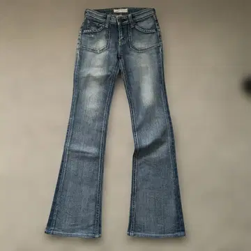 LEVI'S LADY STYLE 하트 자수 포켓