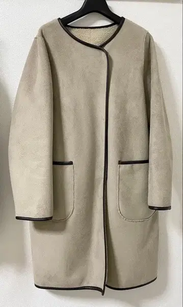 나노 유니버스 무스탕 코트