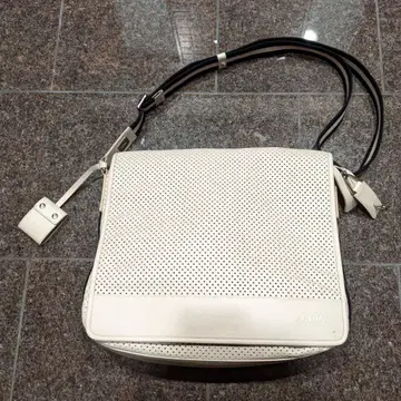 BALLY 화이트 숄더백