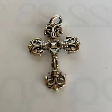 고딕풍 크로스형 펜던트 실버