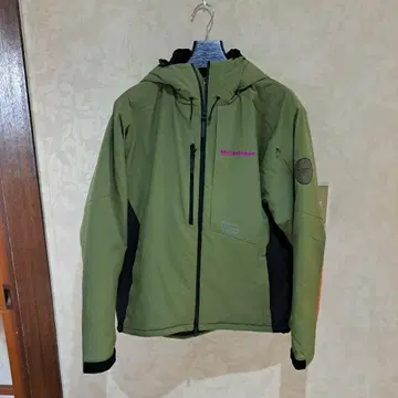 Medabass 후드 부착 나일론 자켓