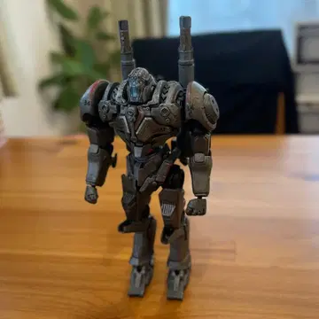 네카 NECA 퍼시픽 림 코요테 탱고