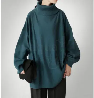 안티카 터틀넥 니트