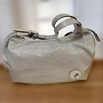 엘레강트한 화이트 숄더백