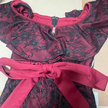 버건디 오프숄더 레이스 드레스