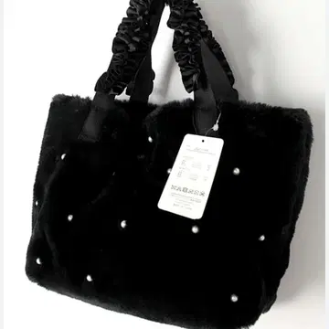 티에두르 블랙 백 에코 퍼 백 펄 장식