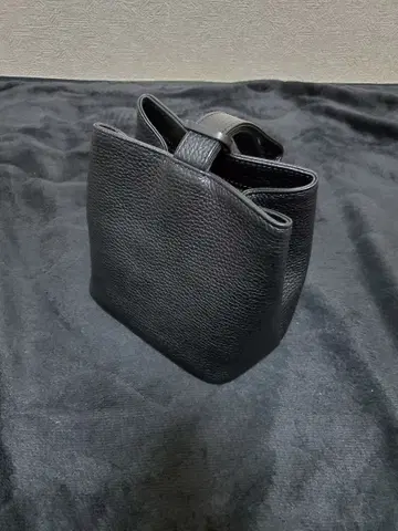 새상품급! HushTug 복조리 가죽 백 블랙