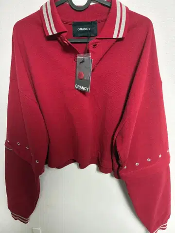 GRANCY 레드 크롭 피케 셔츠