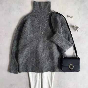 컨디션 최상 미라 오웬 알파카 혼방 터틀 샤기 니트 그레이 여성용