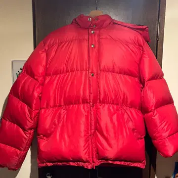 Crescent Down Works 레드 다운 자켓 M 사이즈