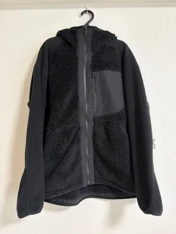 새상품 UNIQLO 화이트 마운티니어링 후드 부착 플리스 자켓