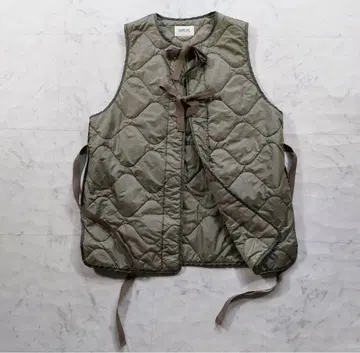 BEAMS BOY 올리브 퀼팅 베스트 립 써모 라이너 베스트