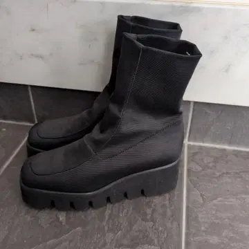 새상품 Angela 이탈리아제 통굽 숏부츠 브라운